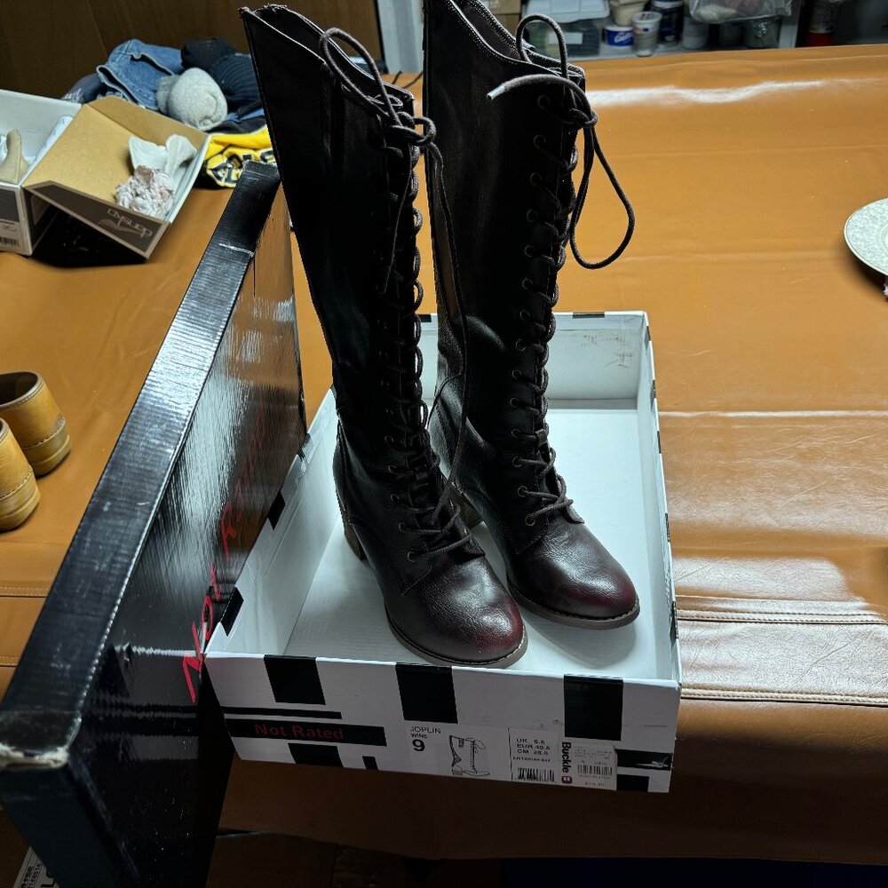 Joplin Wine Size 9 Vegan Boots